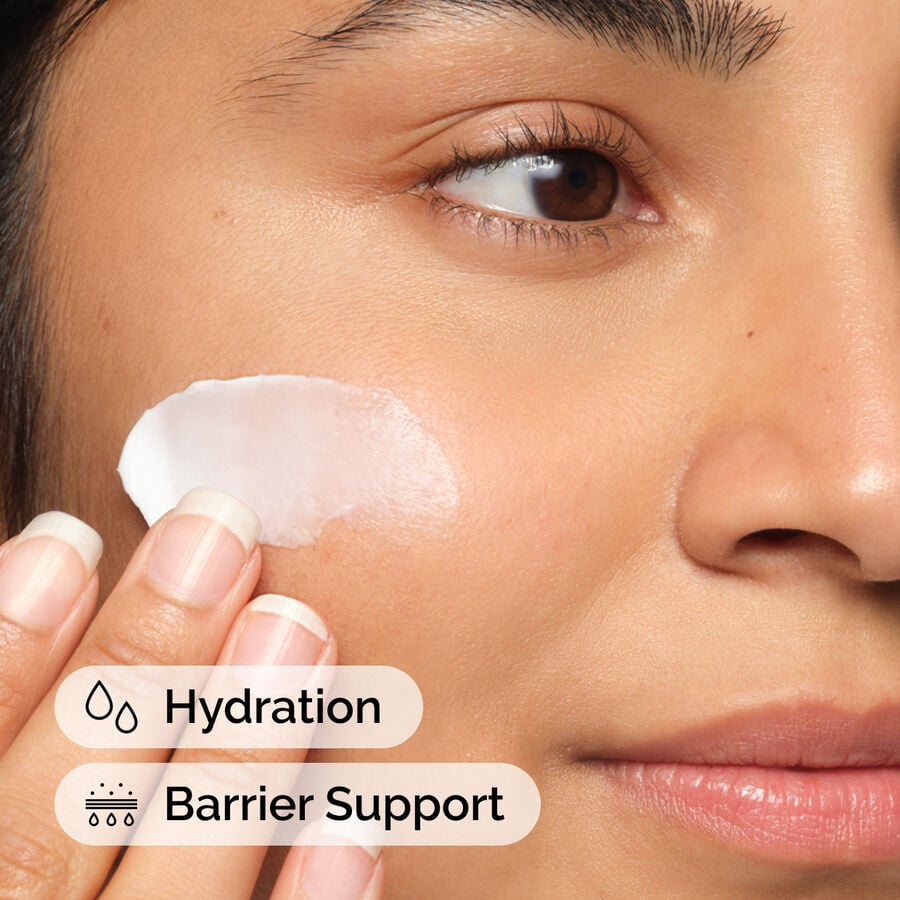 natural-moisturizing-factors-ha-f9 ord-natural-moisturizing-factors-ha-model-application-with-benefits.jpg